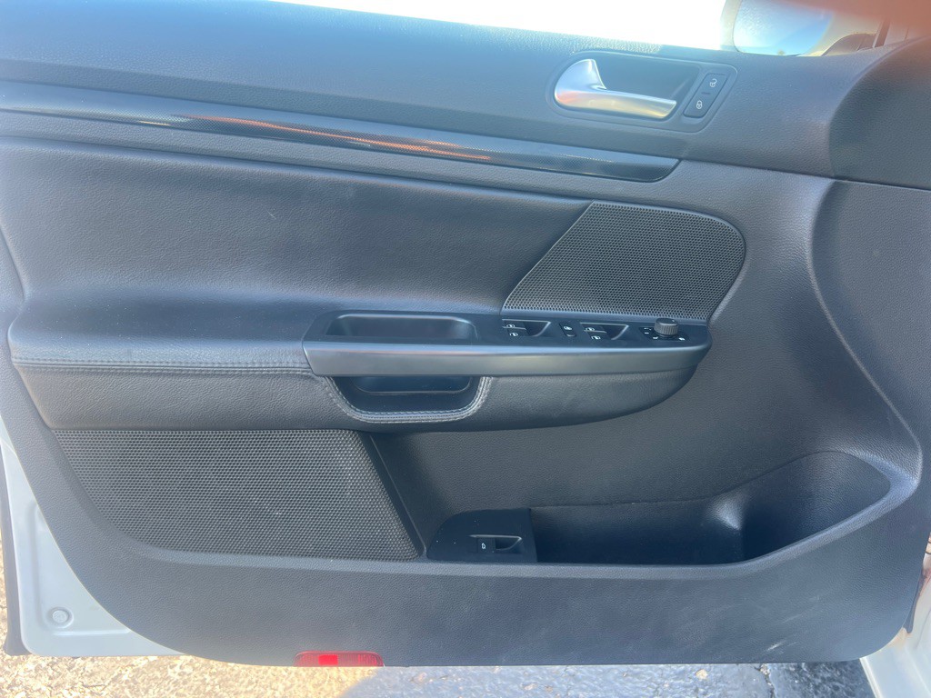 2013 Volkswagen Jetta Image 10