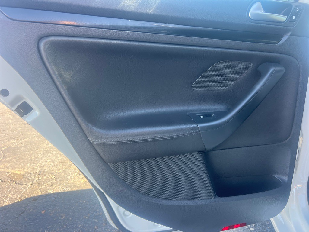 2013 Volkswagen Jetta Image 12