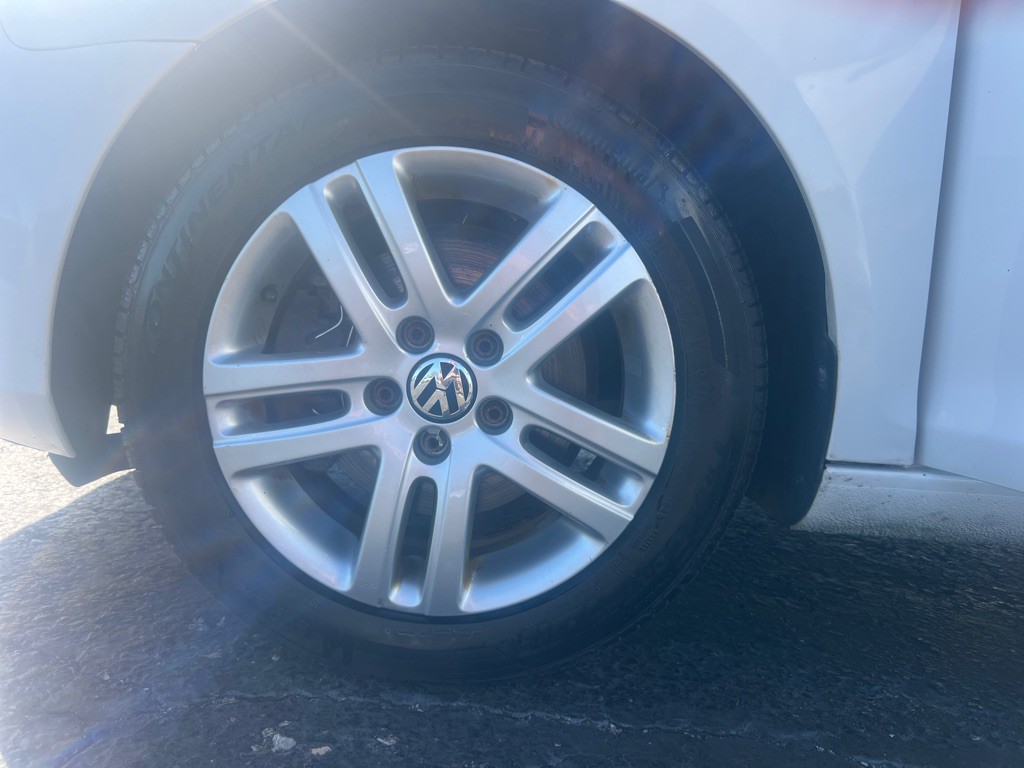 2013 Volkswagen Jetta Image 33