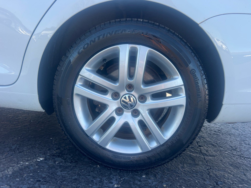 2013 Volkswagen Jetta Image 34