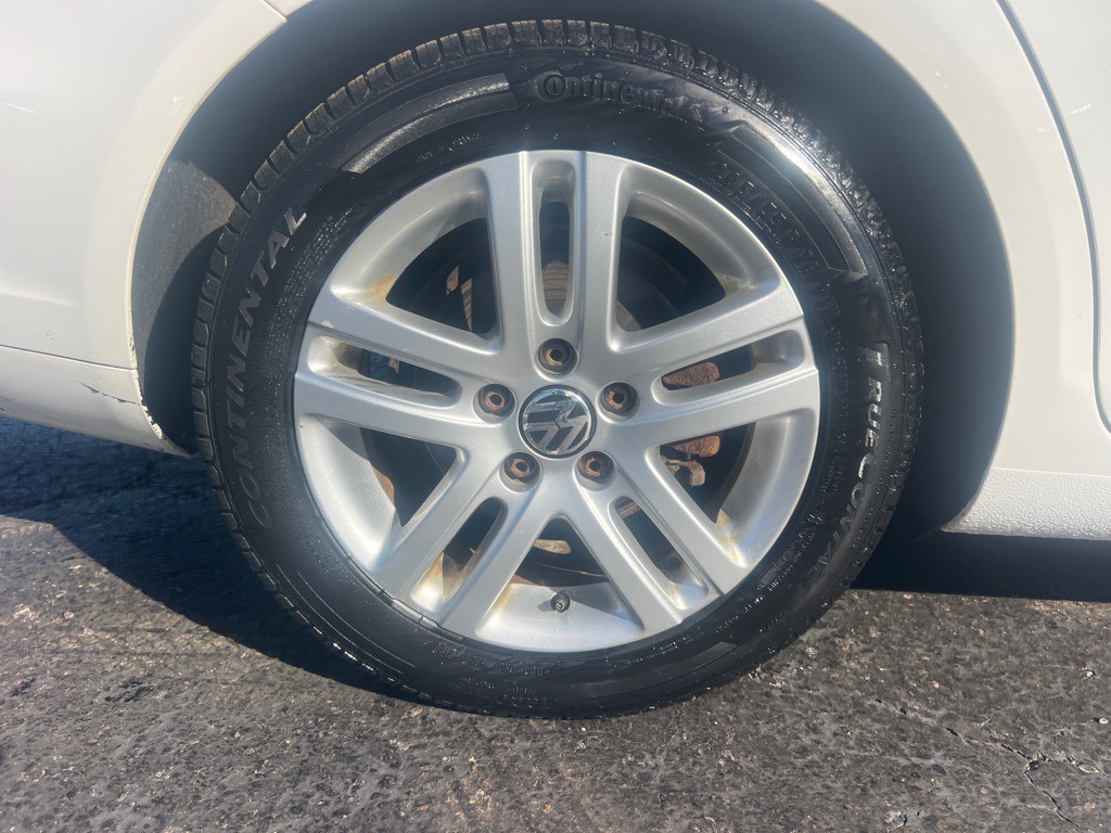 2013 Volkswagen Jetta Image 35