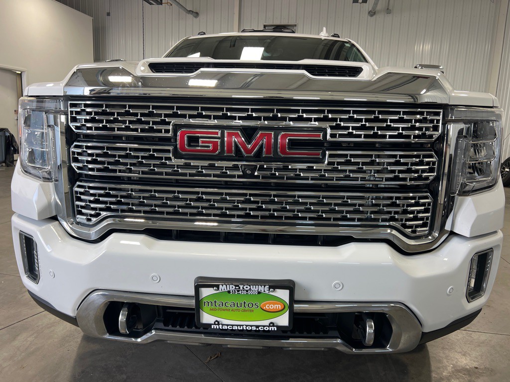 2020 GMC Sierra Image 2