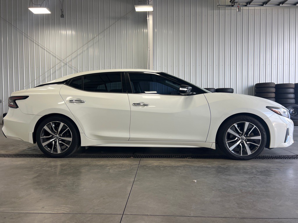 2019 Nissan Maxima Image 8