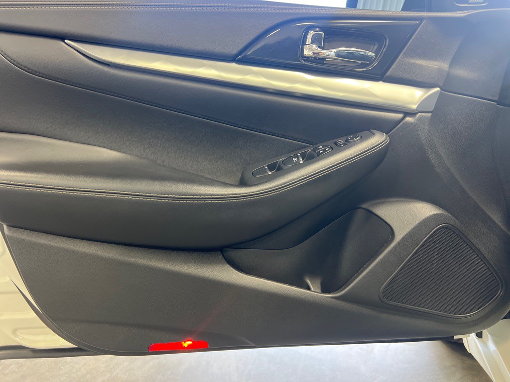 2019 Nissan Maxima Image 10