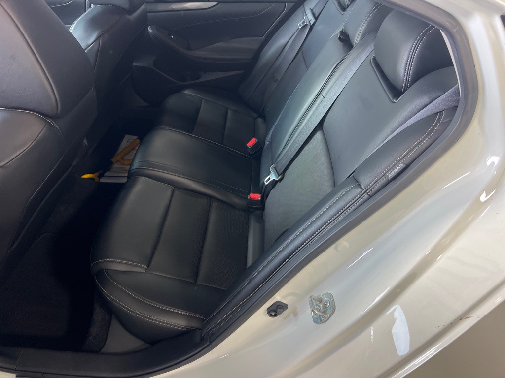 2019 Nissan Maxima Image 13