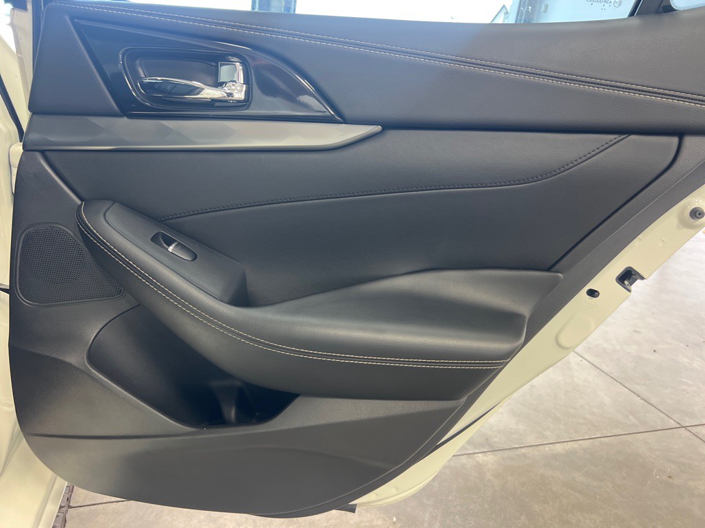 2019 Nissan Maxima Image 14