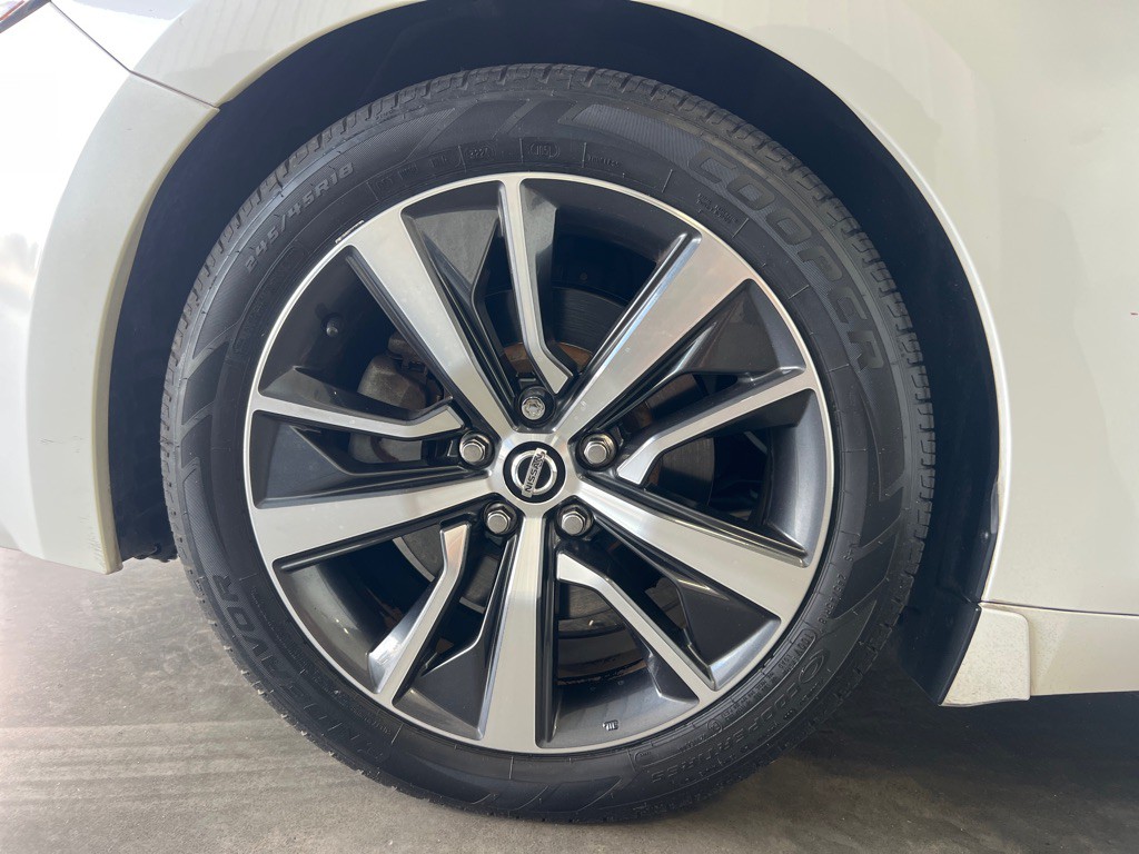 2019 Nissan Maxima Image 38