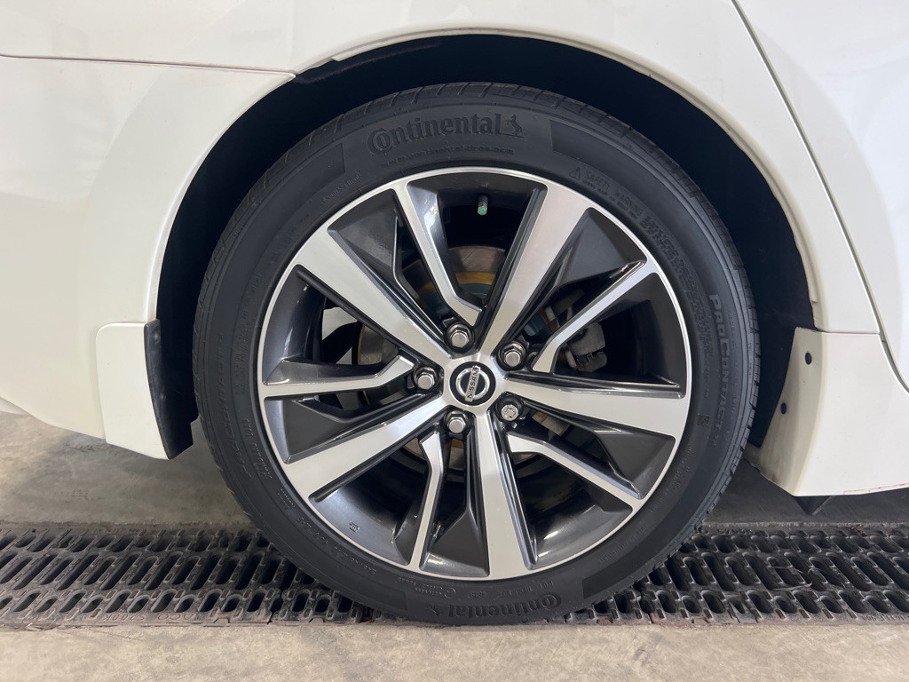 2019 Nissan Maxima Image 40