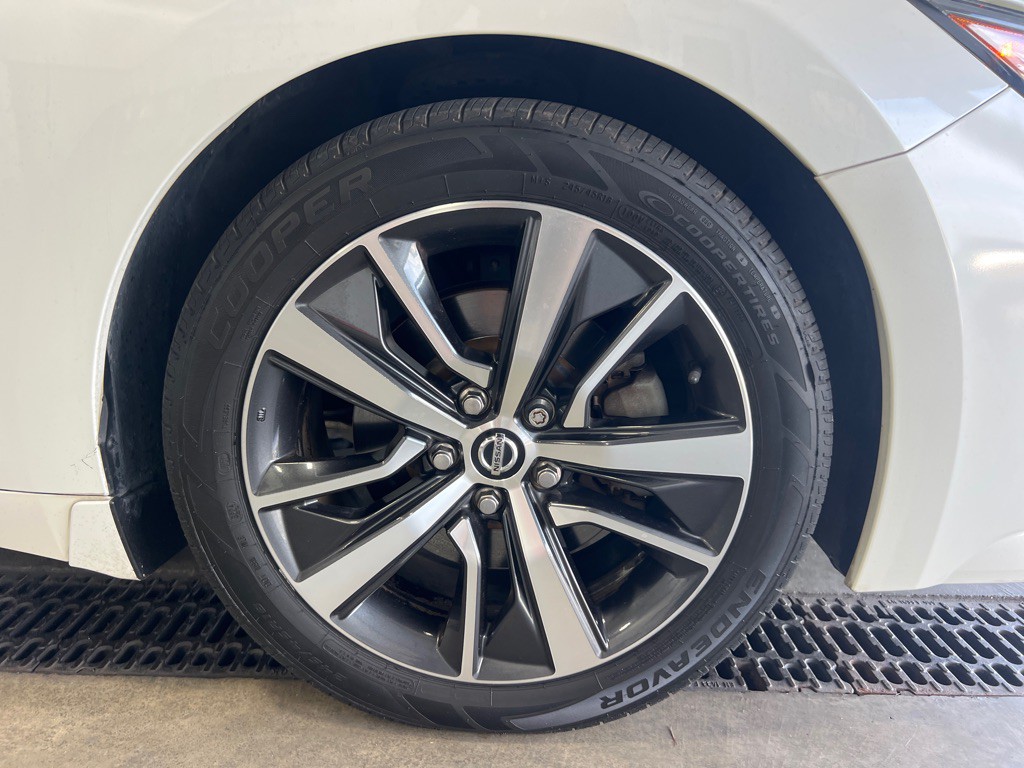 2019 Nissan Maxima Image 41