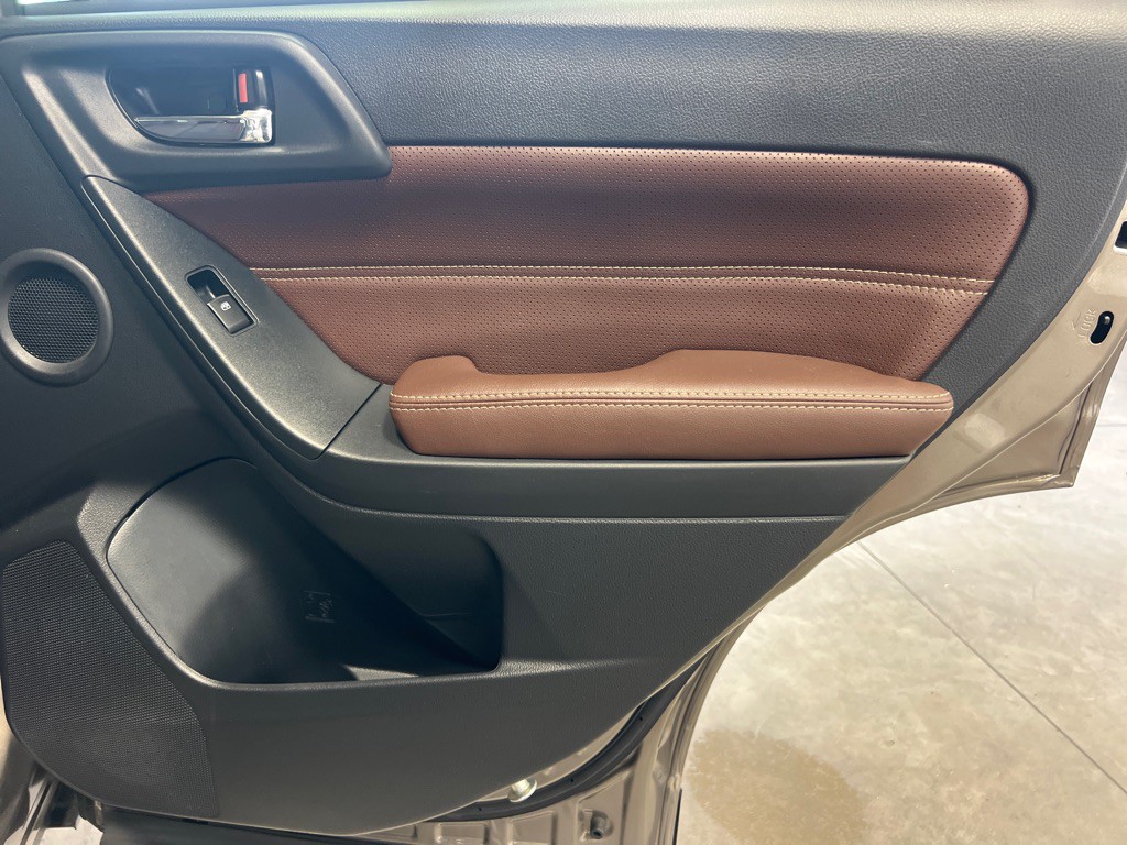 2018 Subaru Forester Image 14