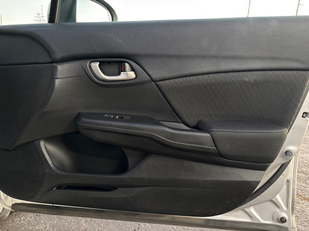 2015 Honda Civic Image 17