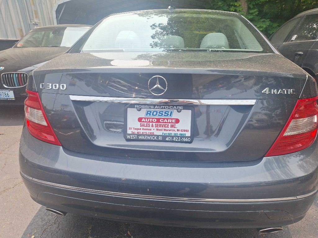 2011 Mercedes-Benz C-Class Image 4