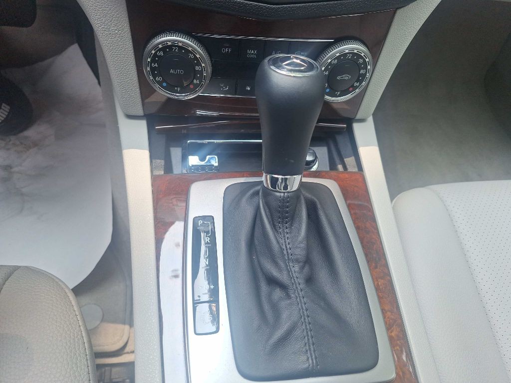 2011 Mercedes-Benz C-Class Image 11