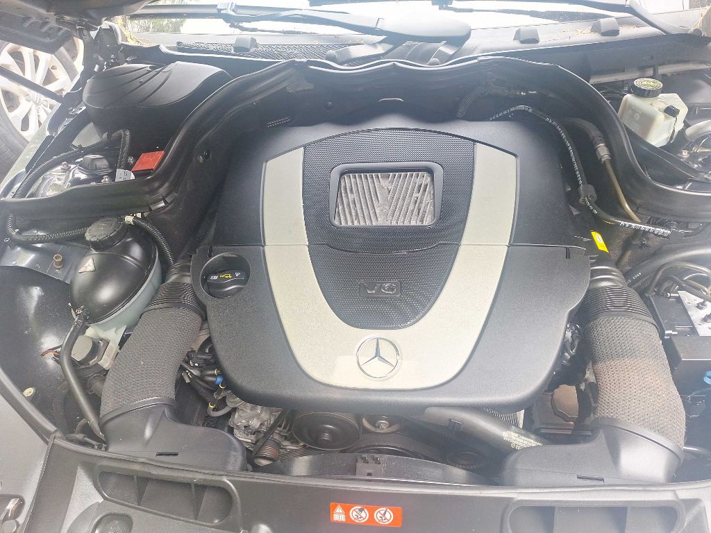 2011 Mercedes-Benz C-Class Image 12