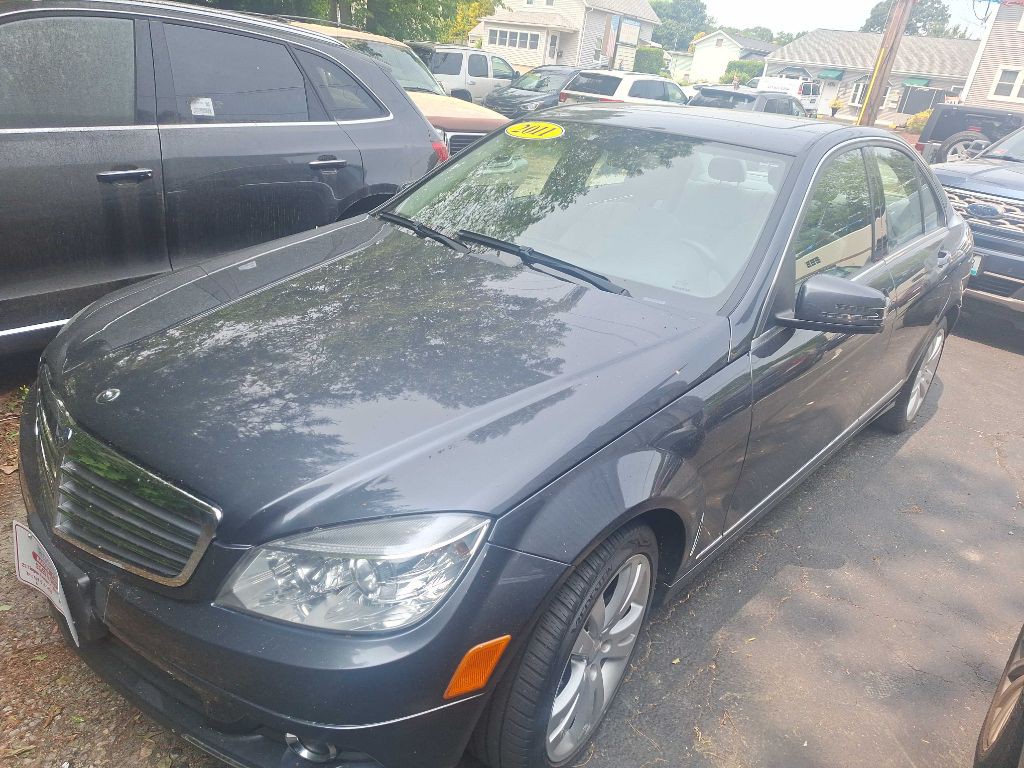 2011 Mercedes-Benz C-Class Image 3