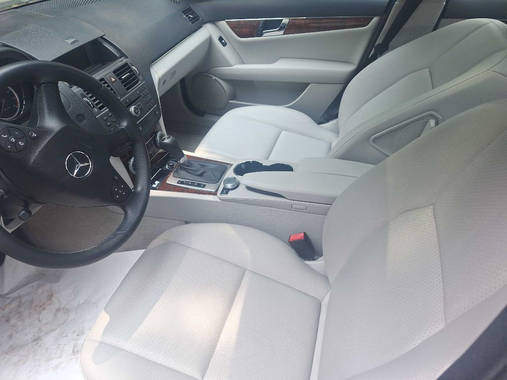 2011 Mercedes-Benz C-Class Image 5