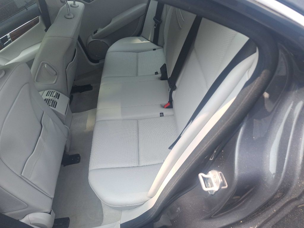2011 Mercedes-Benz C-Class Image 6