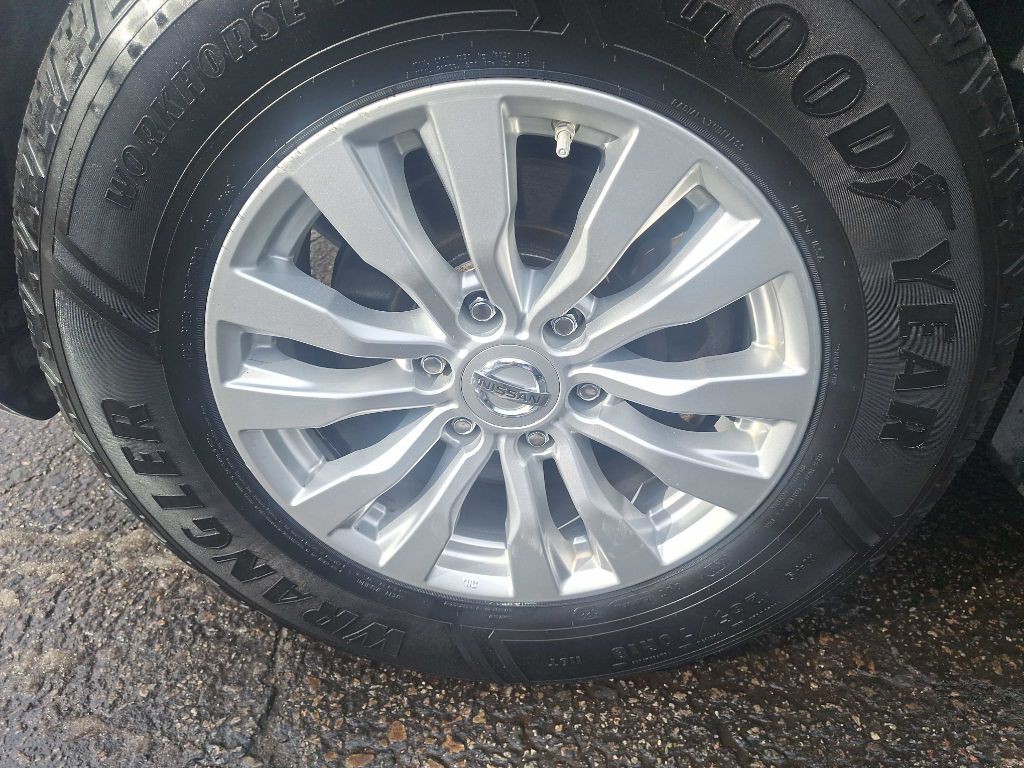 2018 Nissan Armada Image 16