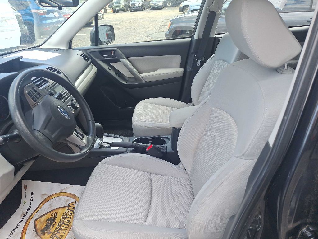 2014 Subaru Forester Image 9