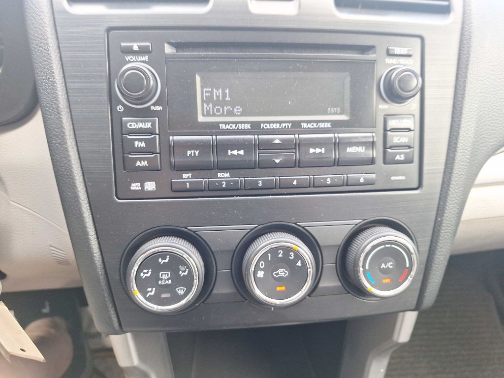 2014 Subaru Forester Image 10