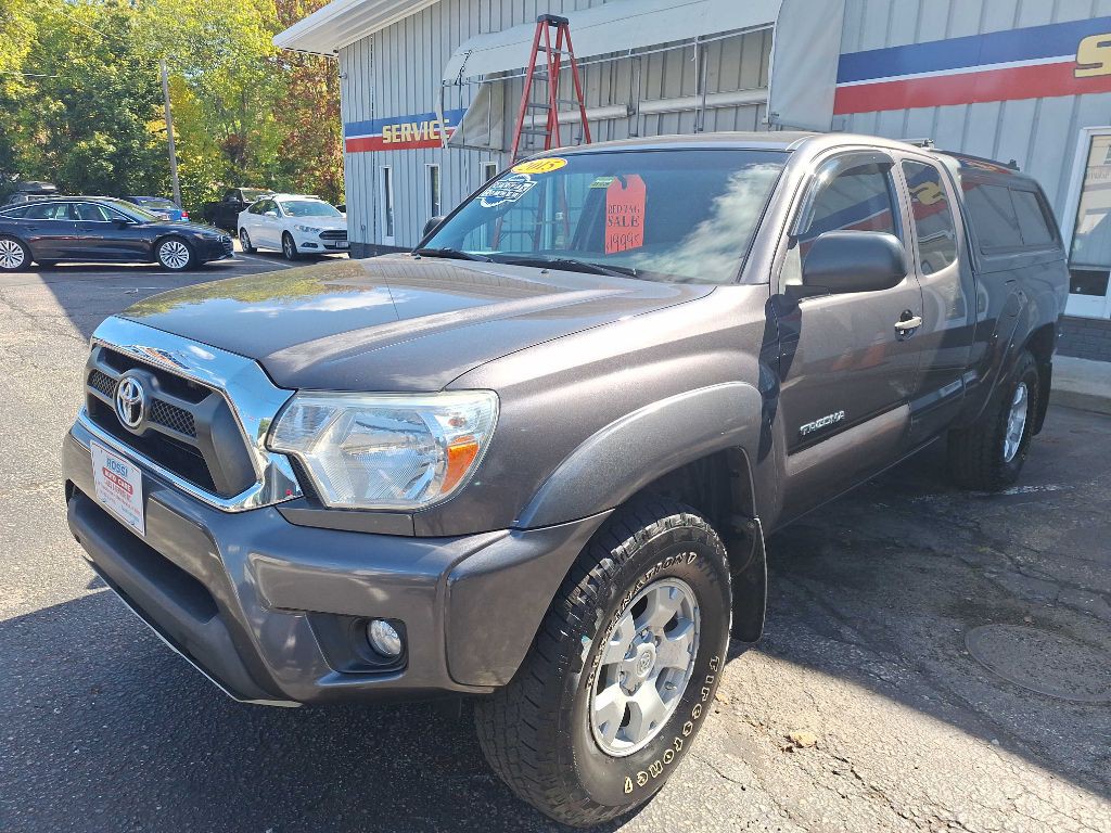 2015 Toyota Tacoma Image 2