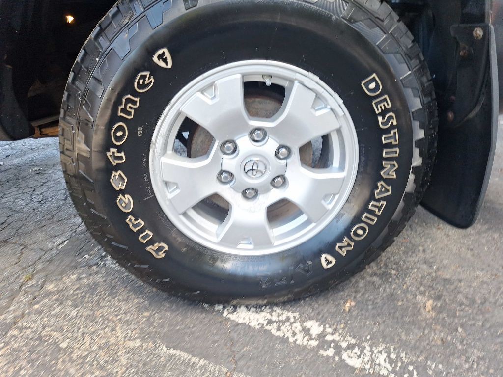 2015 Toyota Tacoma Image 14