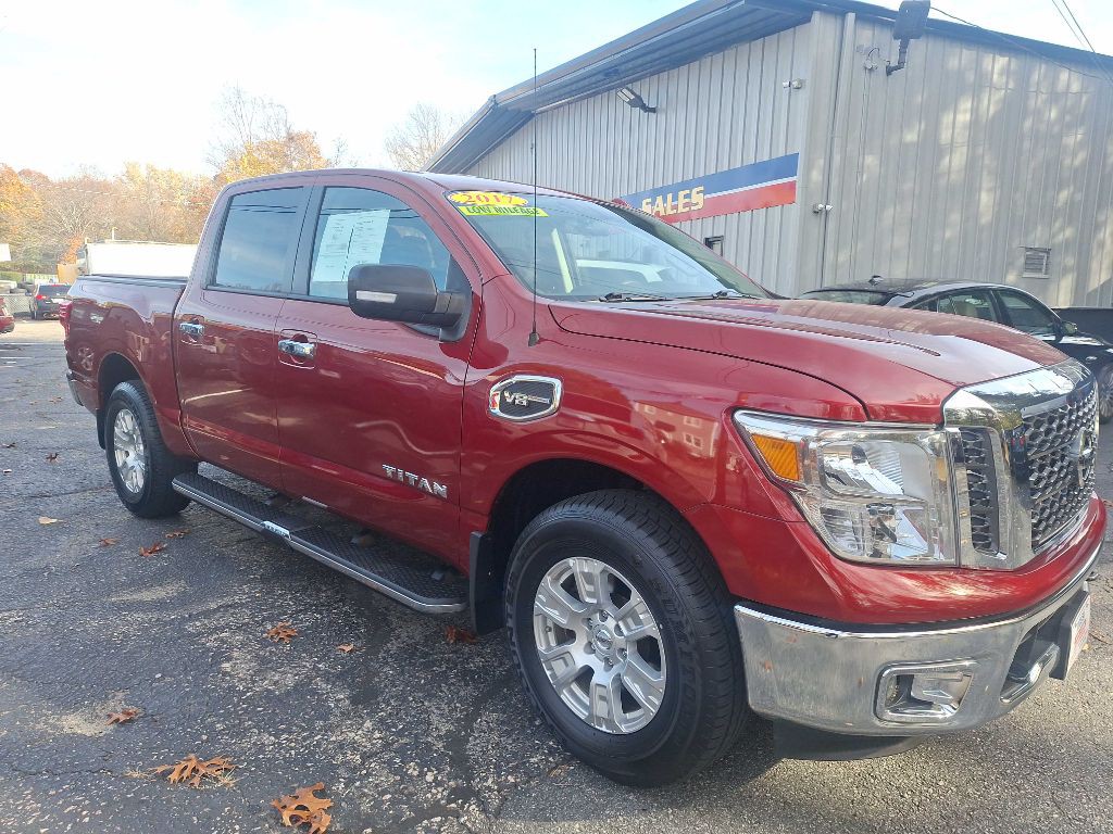 2017 Nissan Titan Image 3