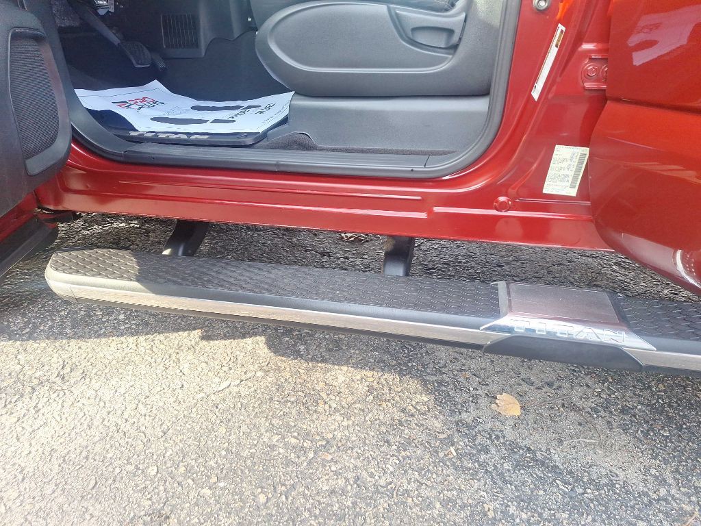 2017 Nissan Titan Image 8