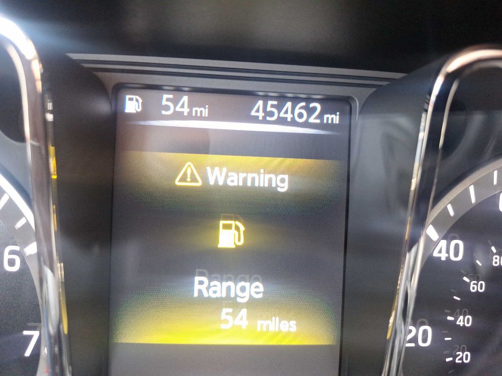 2017 Nissan Titan Image 11