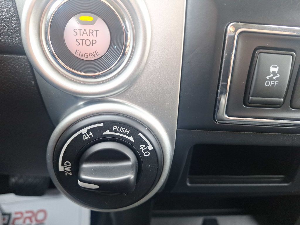 2017 Nissan Titan Image 13