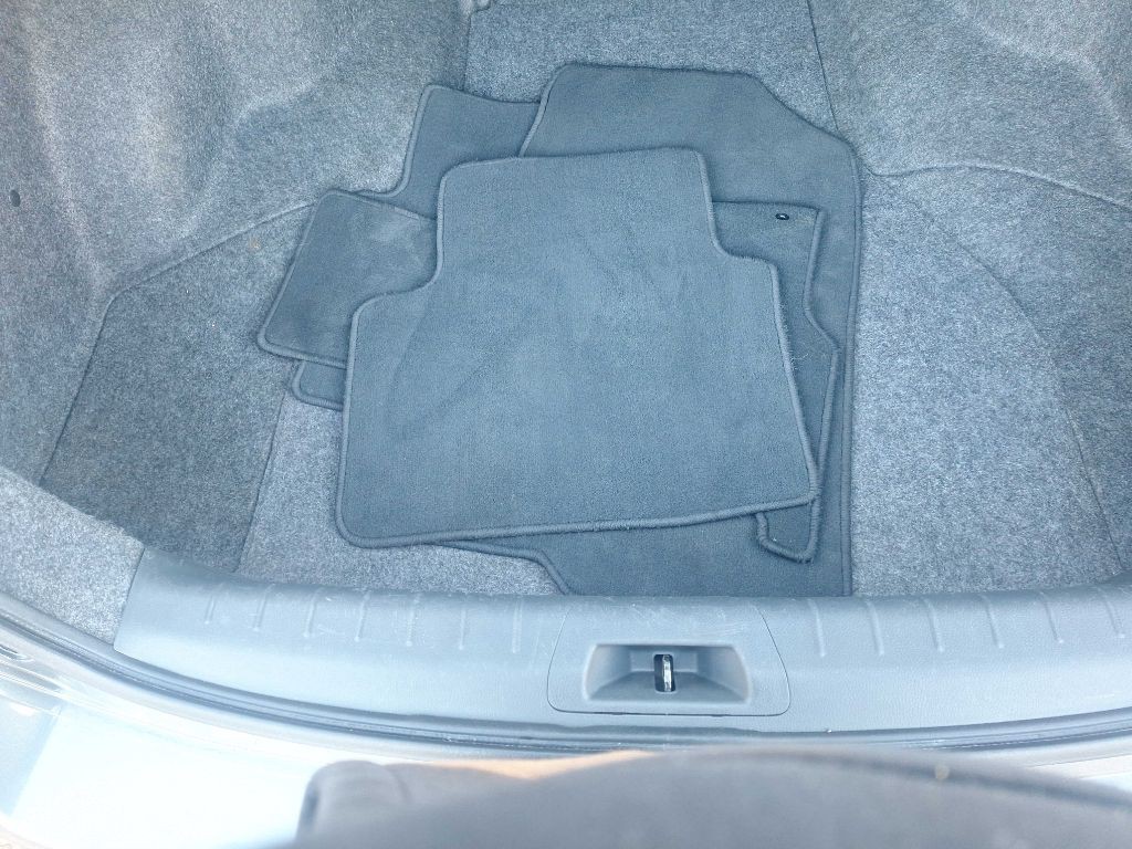 2010 Honda Accord Image 4