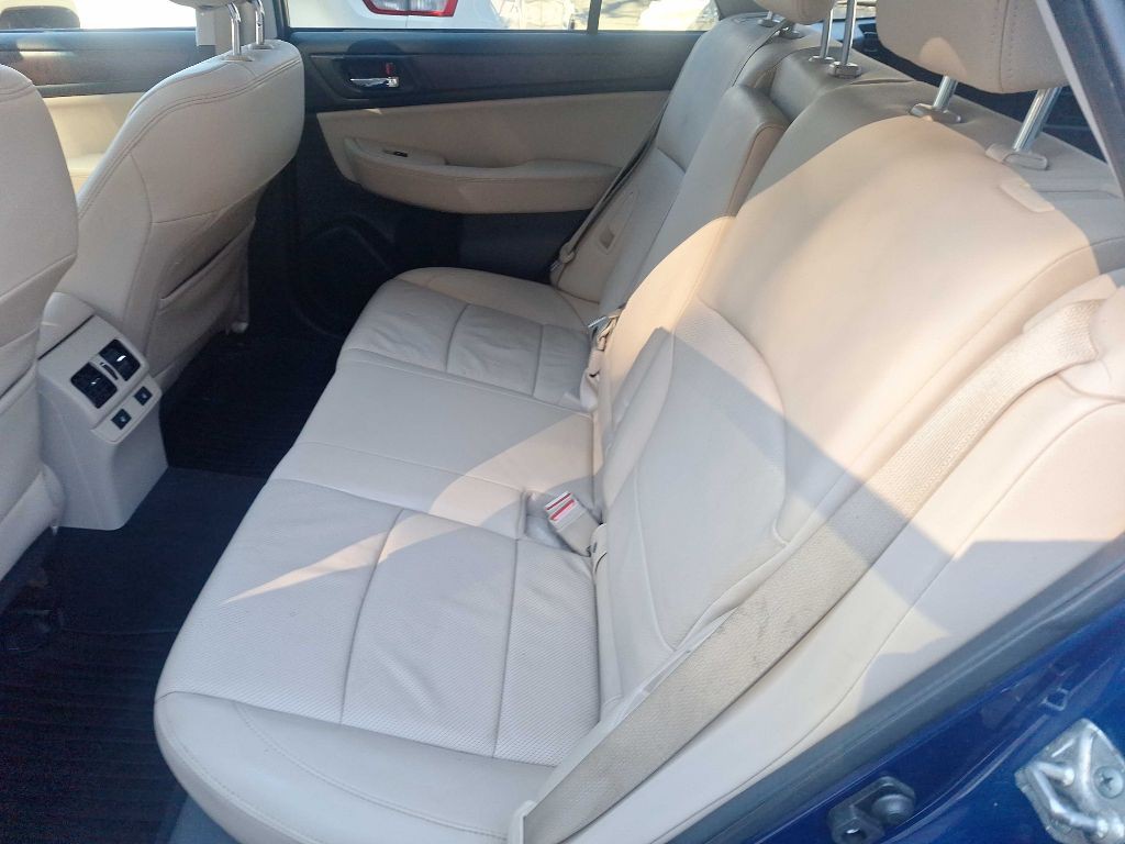 2015 Subaru Outback Image 7
