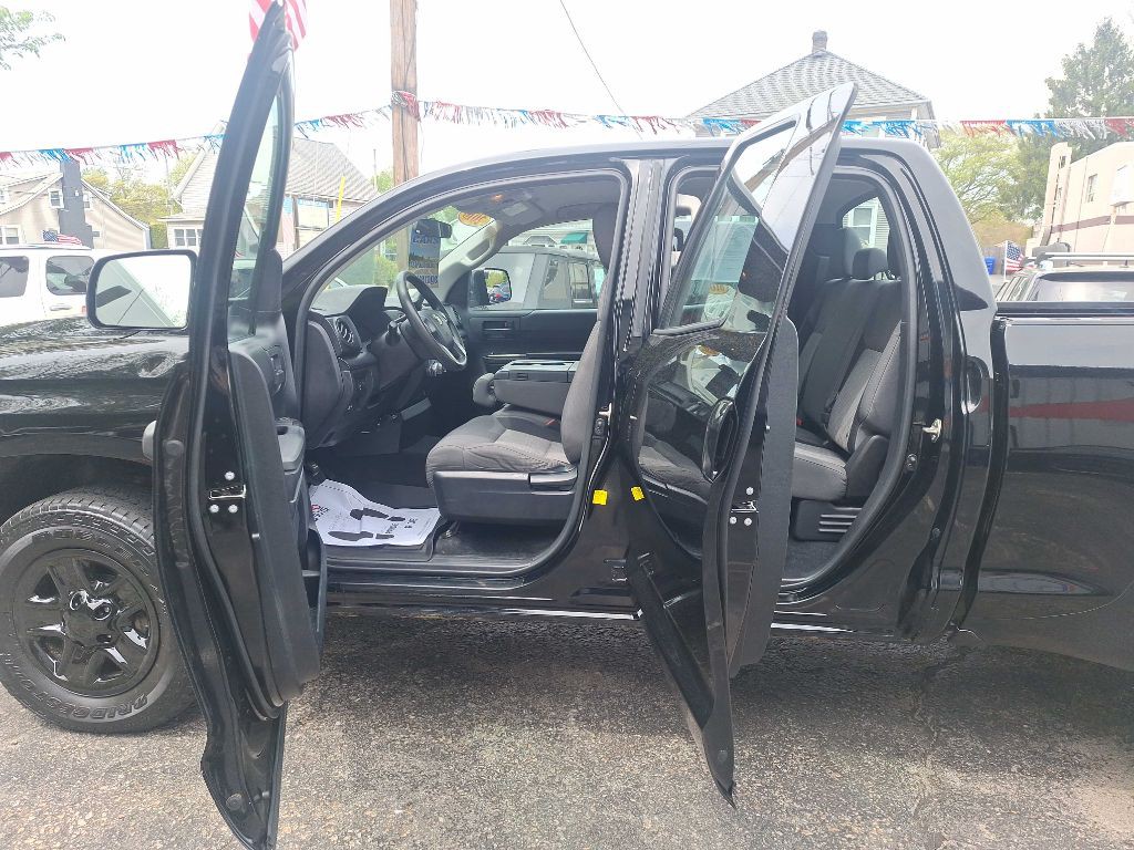 2016 Toyota Tundra Image 8