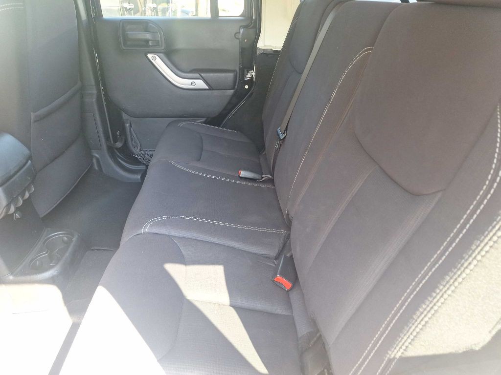 2013 Jeep Wrangler Unlimited Sahara - Photo 8