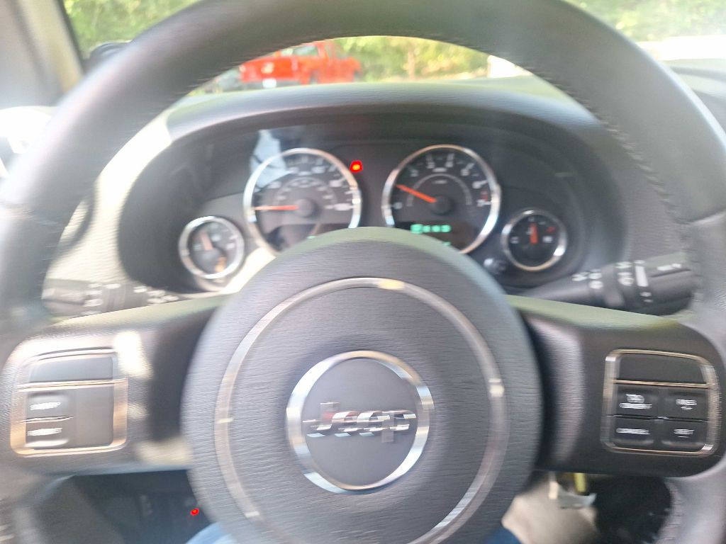 2013 Jeep Wrangler Unlimited Sahara - Photo 10