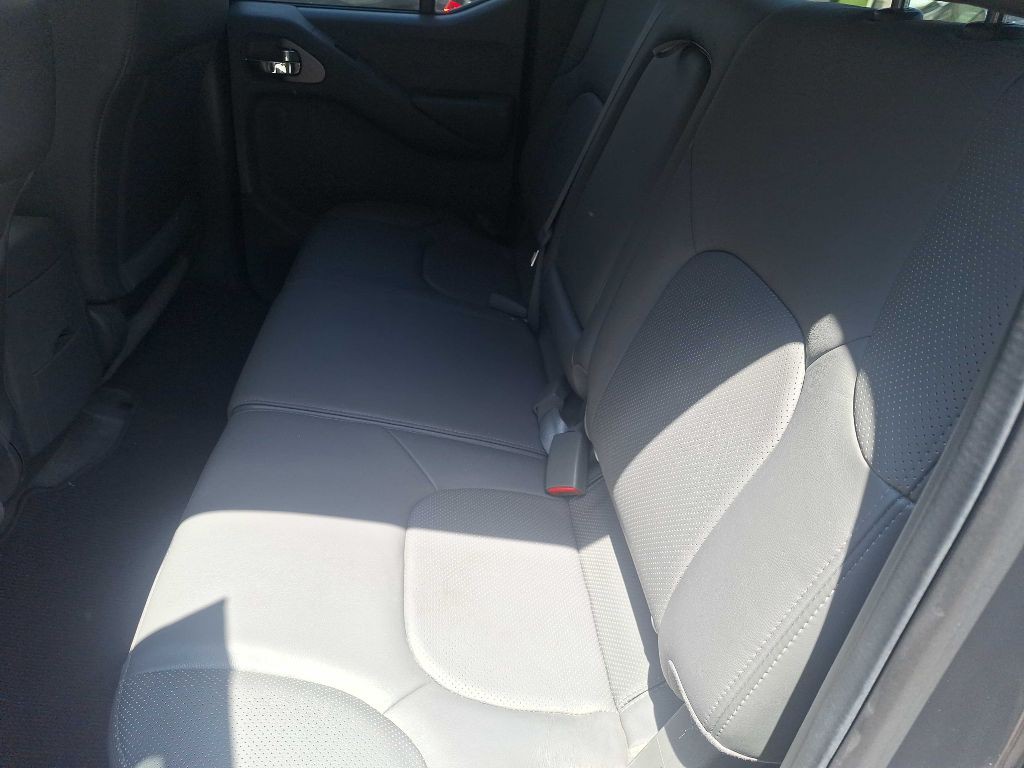 2012 Nissan Frontier Image 7