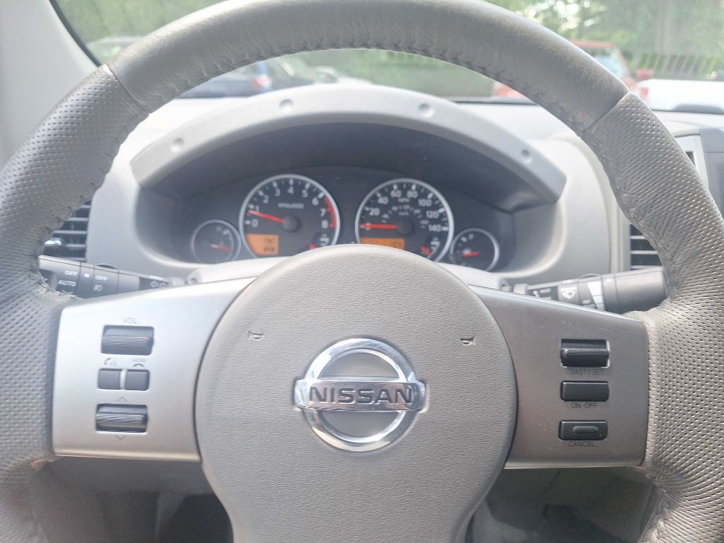 2012 Nissan Frontier Image 9