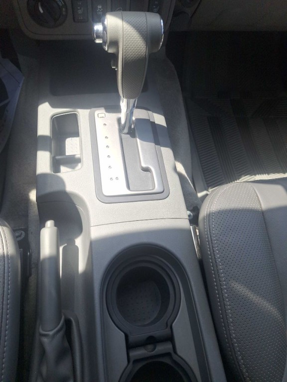 2012 Nissan Frontier Image 12