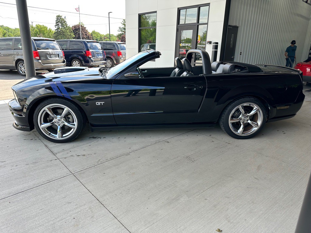 2008 Ford Mustang Image 4