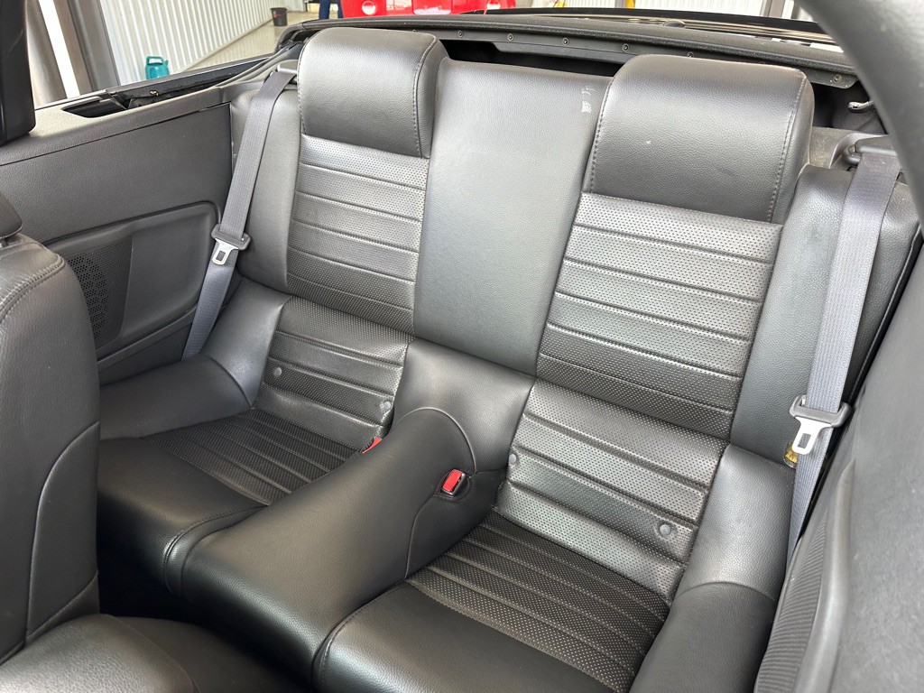 2008 Ford Mustang Image 11