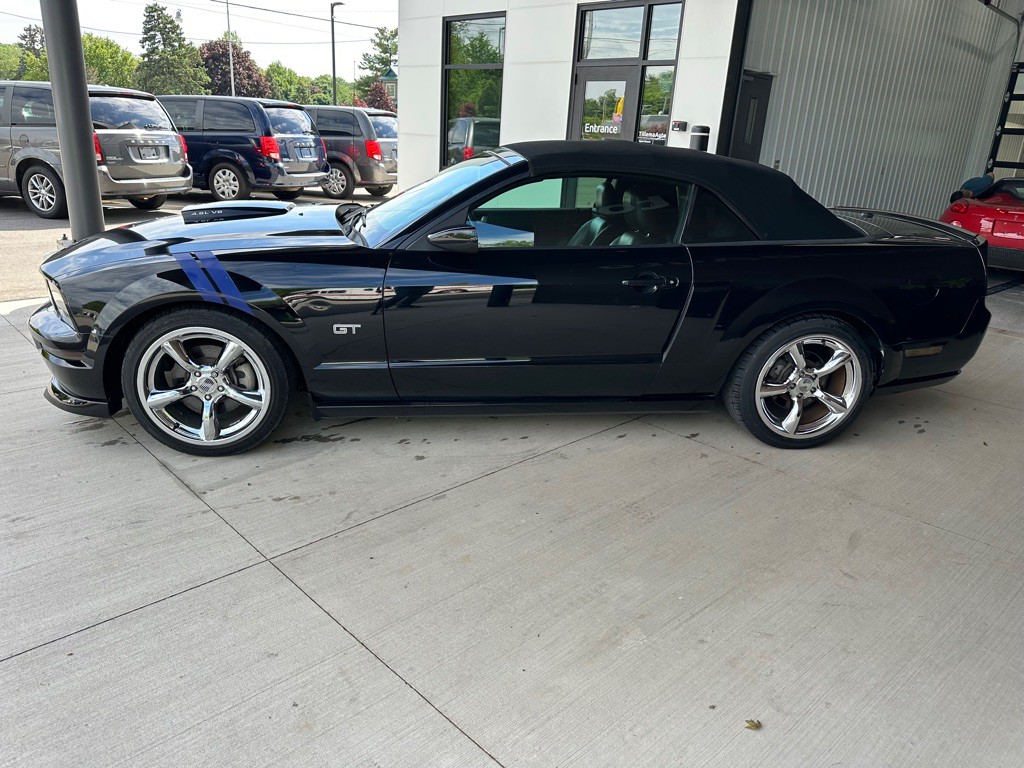 2008 Ford Mustang Image 21