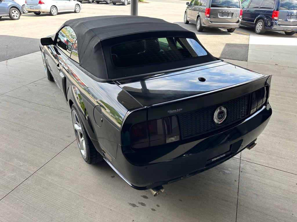 2008 Ford Mustang Image 22