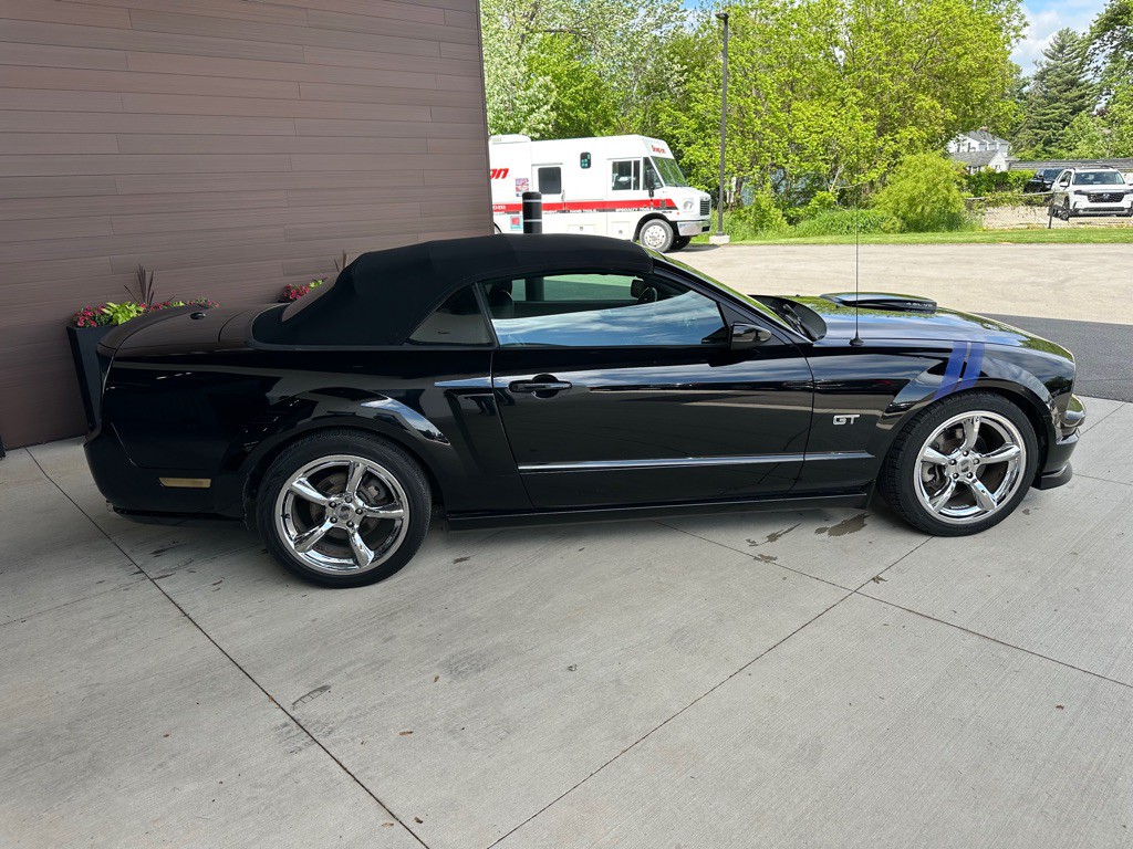 2008 Ford Mustang Image 25