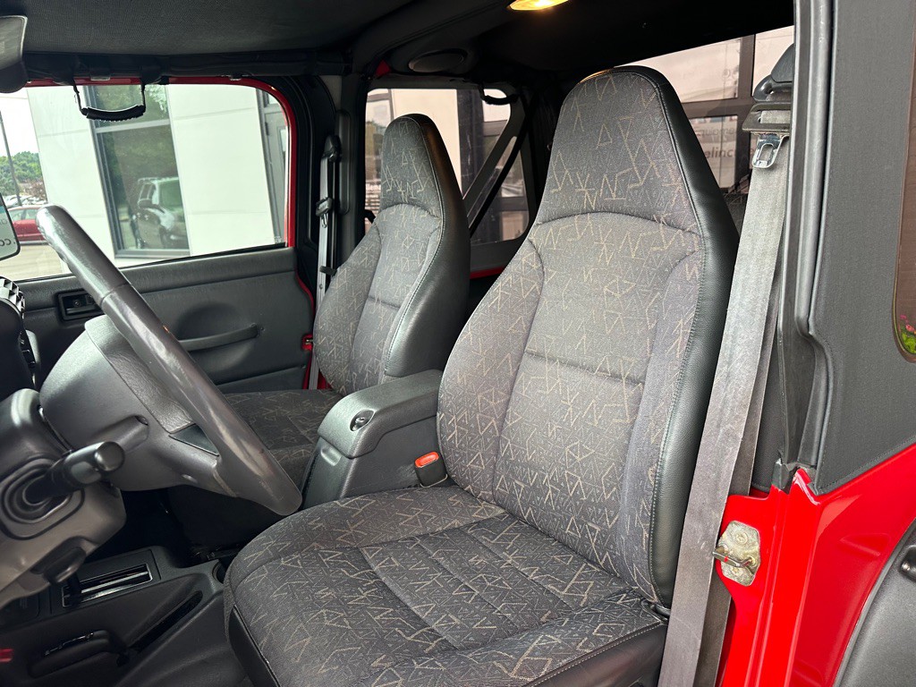 2002 Jeep Wrangler Image 10