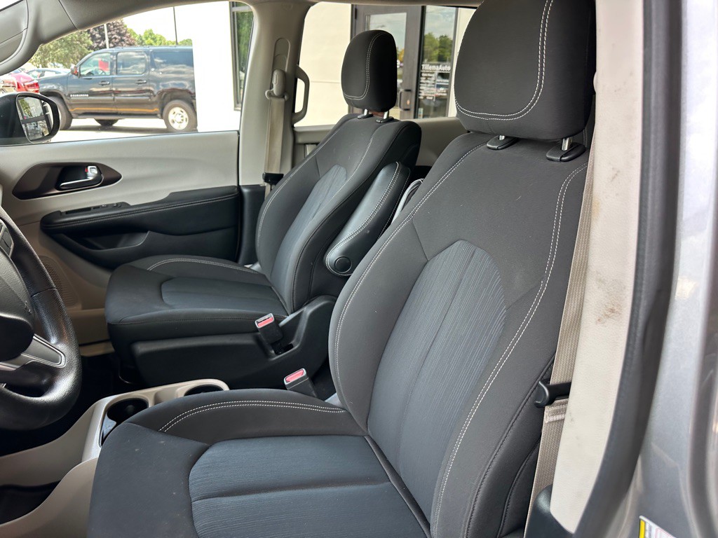 2020 Chrysler Voyager Image 10