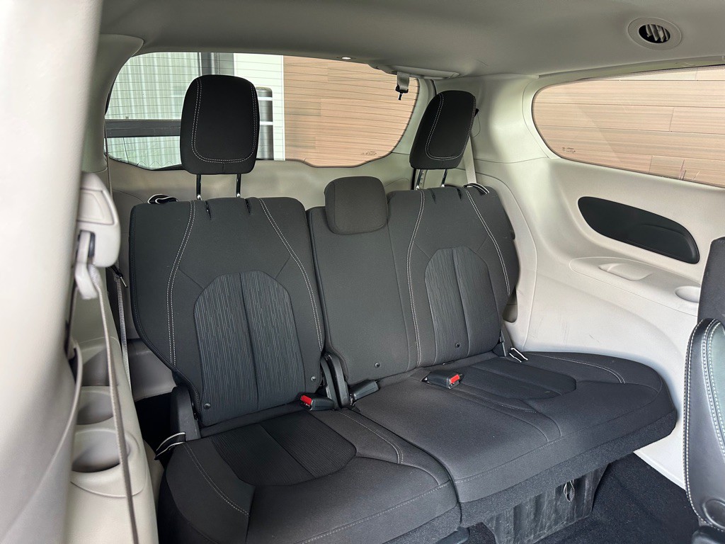 2020 Chrysler Voyager Image 17