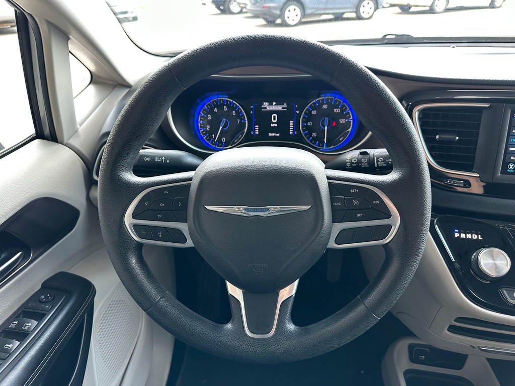2020 Chrysler Voyager Image 21