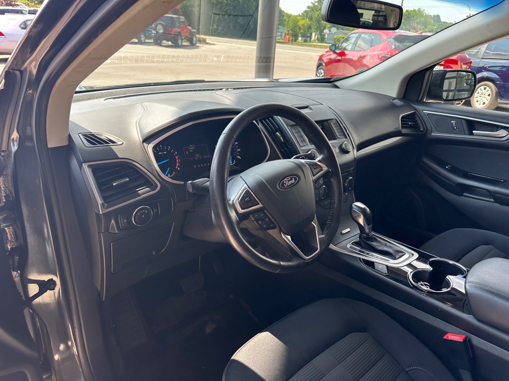 2018 Ford Edge Image 9