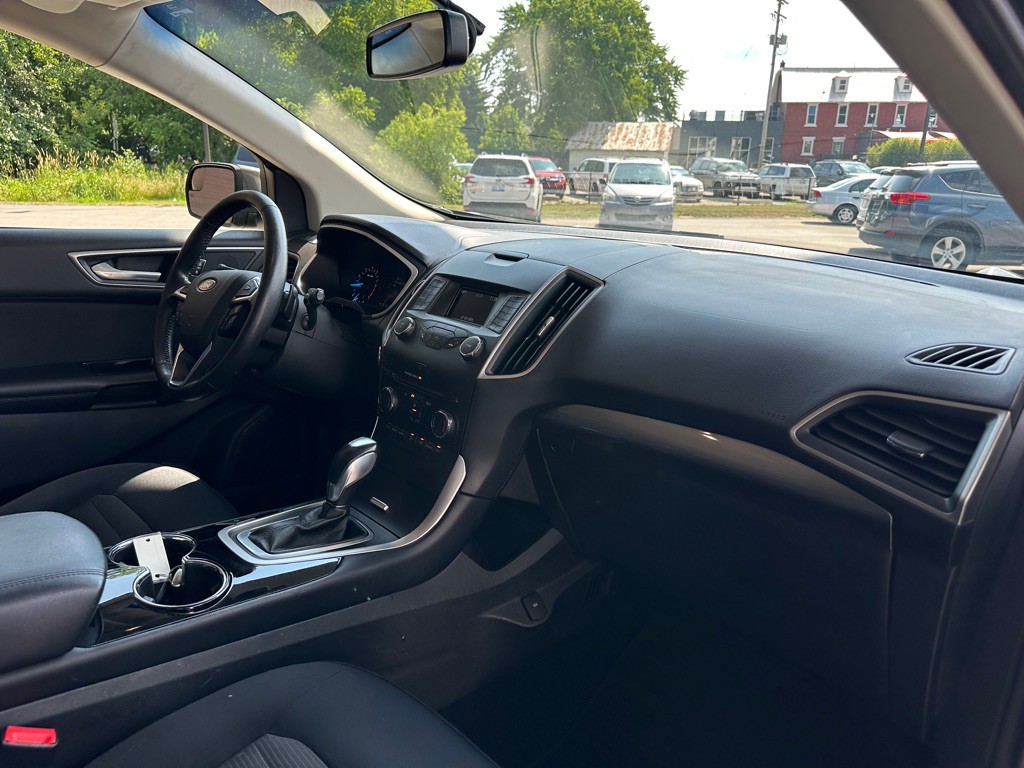 2018 Ford Edge Image 16