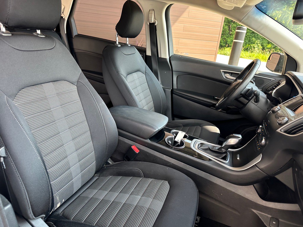 2018 Ford Edge Image 17
